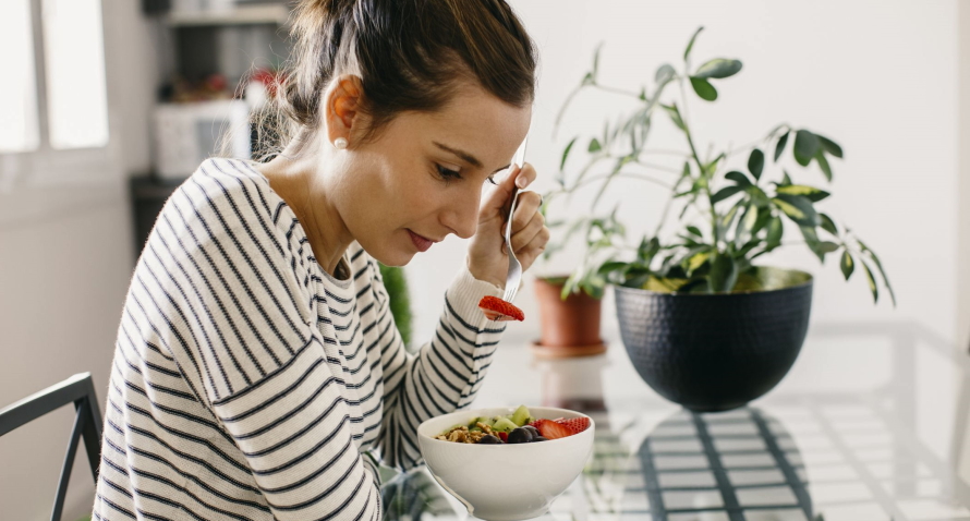 Preventing Hair in Food While Cooking